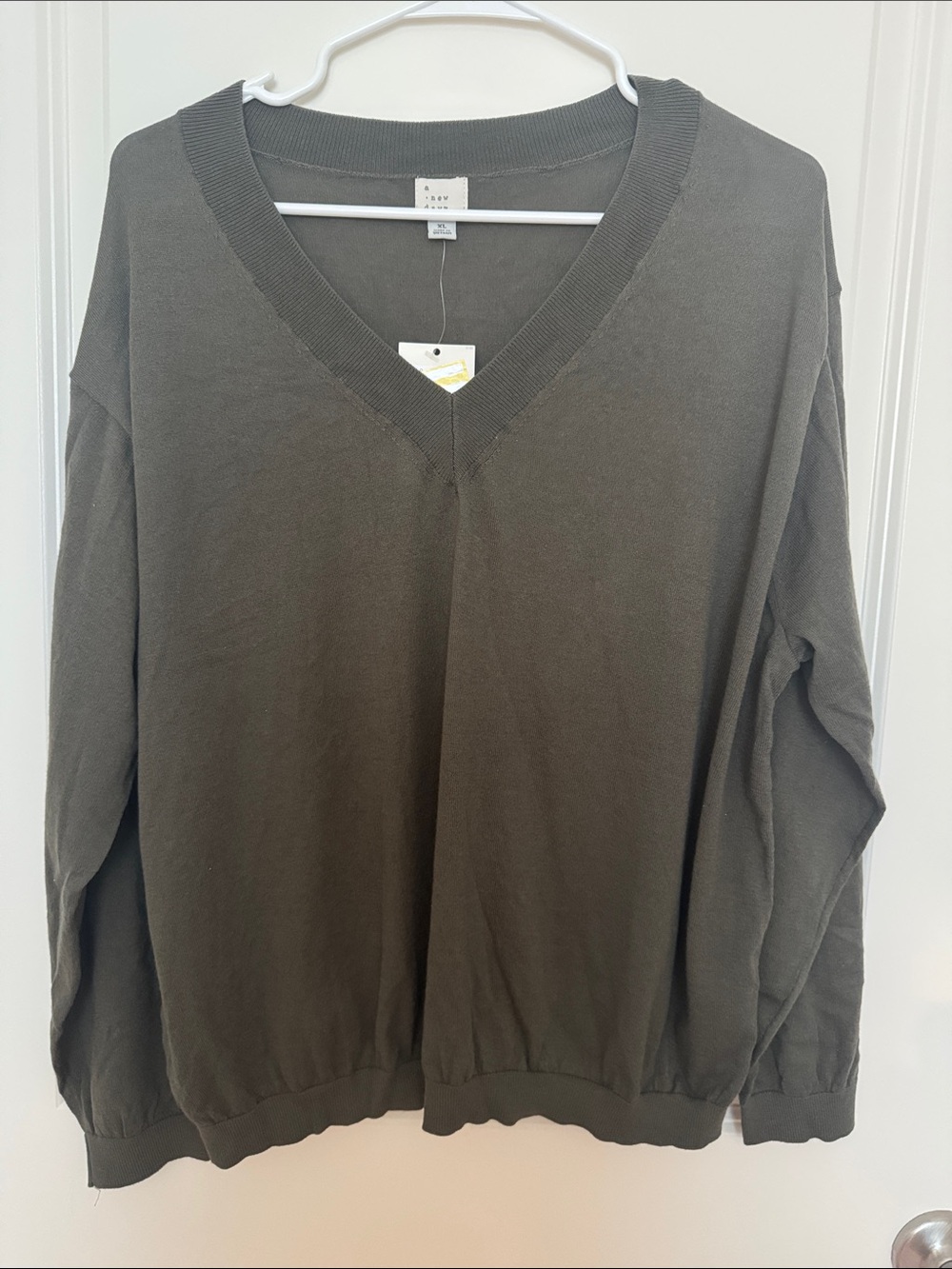A New Day Olive Green V-Neck Lightweight Sweater Size XL NWT